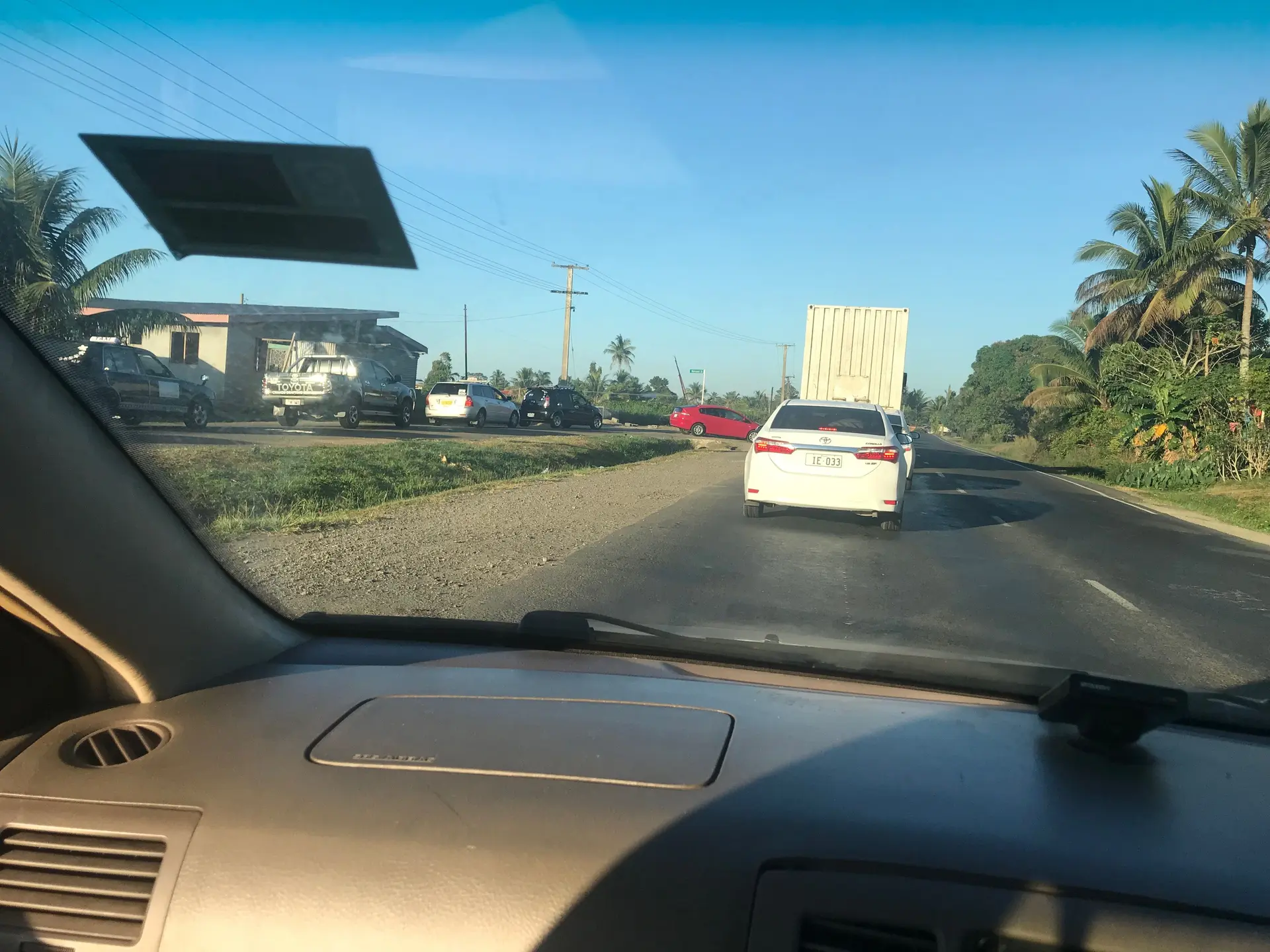 Traffic on the back road from Laqere and Nadera