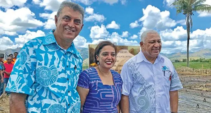  Prime Minister Voreqe Bainimarama with development owners, Parmesh and Renu Chand.