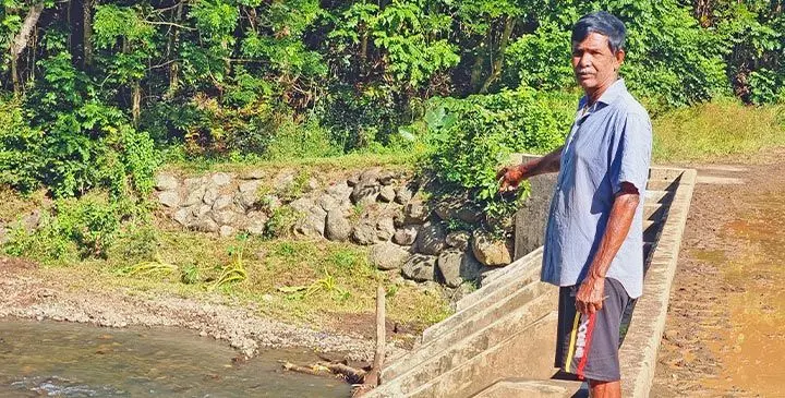 Resident, Ramesh Chand shows the site of the bus c rash at Dreketilailai, Bulileka in Labasa on May 27, 2025. Photo: Sampras Anand