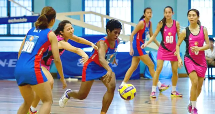 Magic Marlins international player Alesi Waqa (centre) in action. Photo: NETBALL SINGAPORE