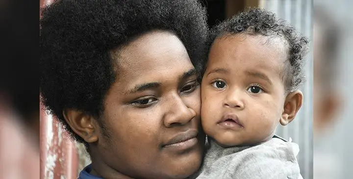 Laiseana Balaira and her daughter Fulora.