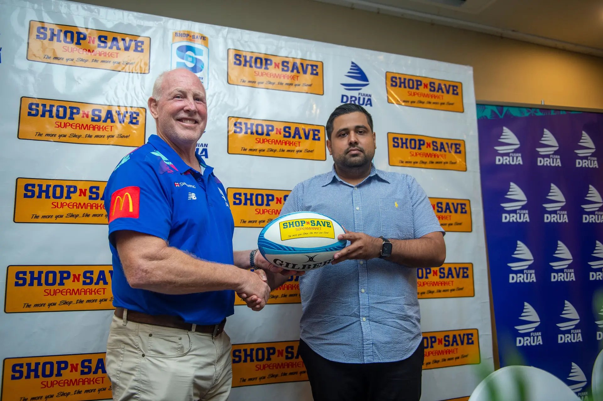 Fijian Drua chief executive officer Jeff Miller(left) and Shop N Save executive director Nisheel Deo Kisun
