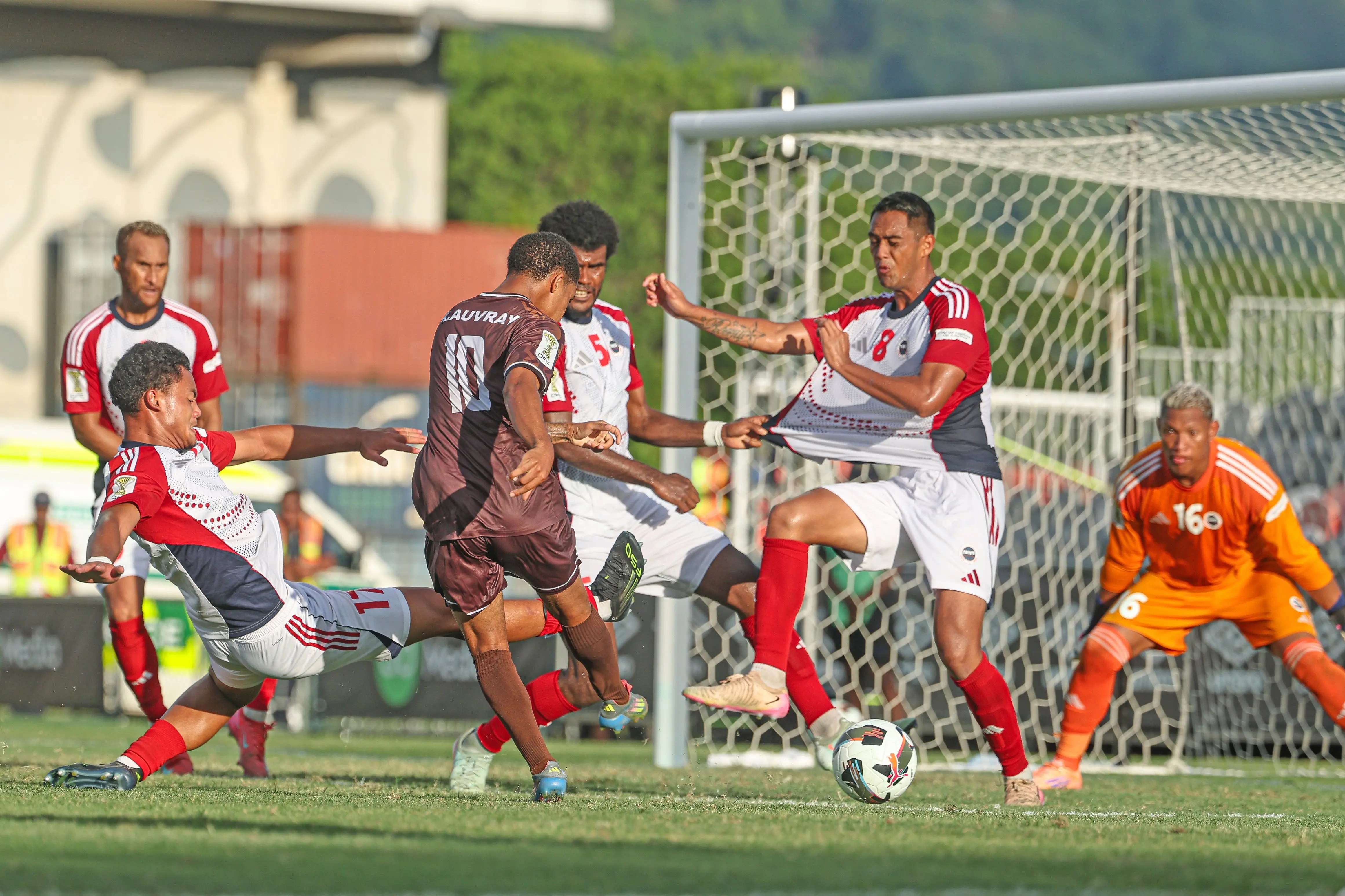 Poor finish frustrates Auvray