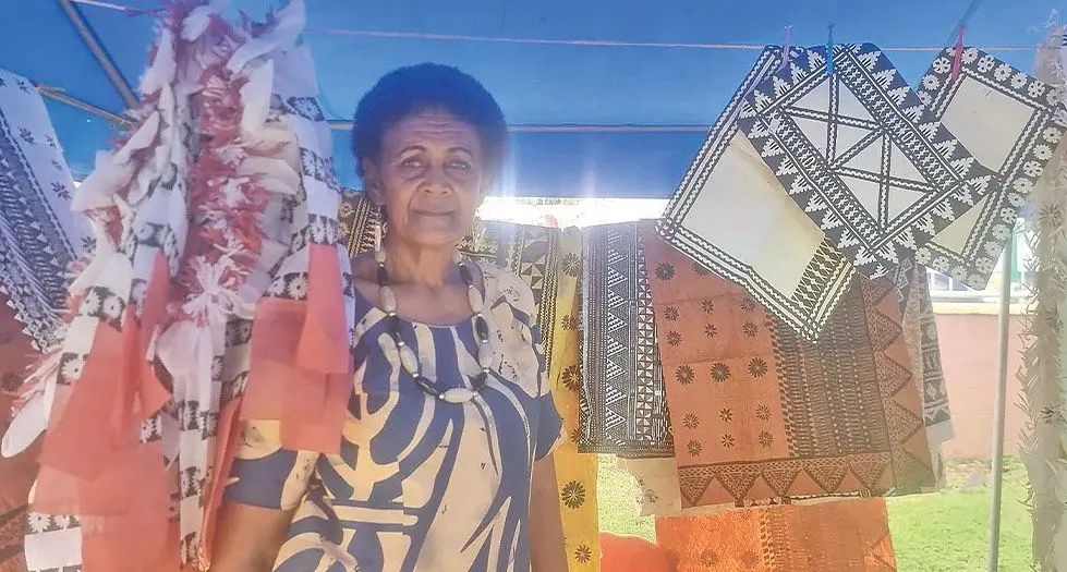 Ko Igatolo Tokase mai Korotolu, Moce mai na Yatu Lau e vakaraitaka tiko na nona cakacaka ni liga na kesakesa. Veitaba: Salaseini Guniyaga