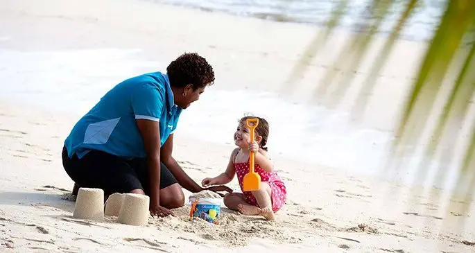 Outrigger Fiji Beach Resort and Plantation Island Resort have walked away with Holidays with Kids Reader’s Choice Top 10 Resorts Awards.