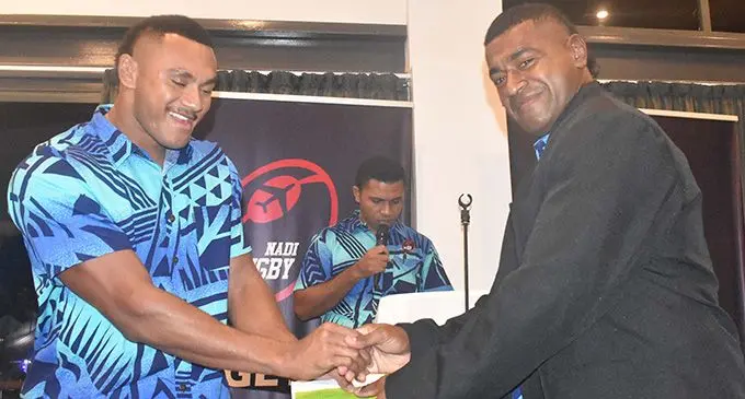 (Vatutu). From left; Jack’s Nadi and Fijian Drua flanker Vilive Miramira presents captain Sivaniolo Turuva Lumelume his award during the Nadi Rugby Union awards night at the Sails, Port Denarau on August 5, 2022. Photo: Waisea Nasokia