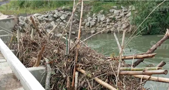Debris piled up at Korotari Crossing in Labasa after Tropical Cyclone Harold left Fiji on April 9, 2020. Photo:Shratika Naidu