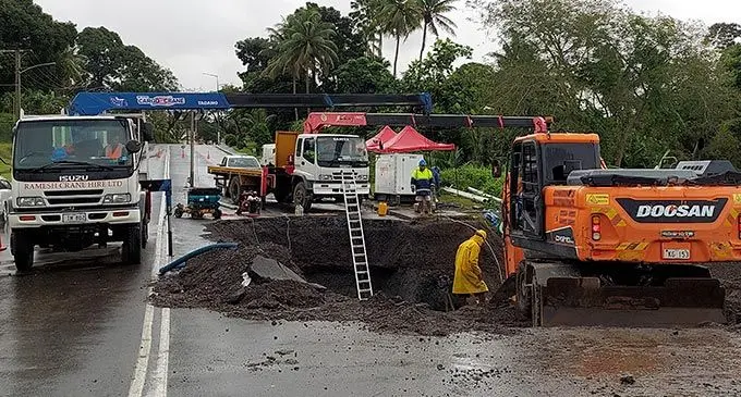 Maintenance works on the leaking Nabua Wastewater Pump Station DN700 concrete rising main pipeline along Ratu Mara Road on July 17, 2022. Photo: Wati Talebula-Nuku 