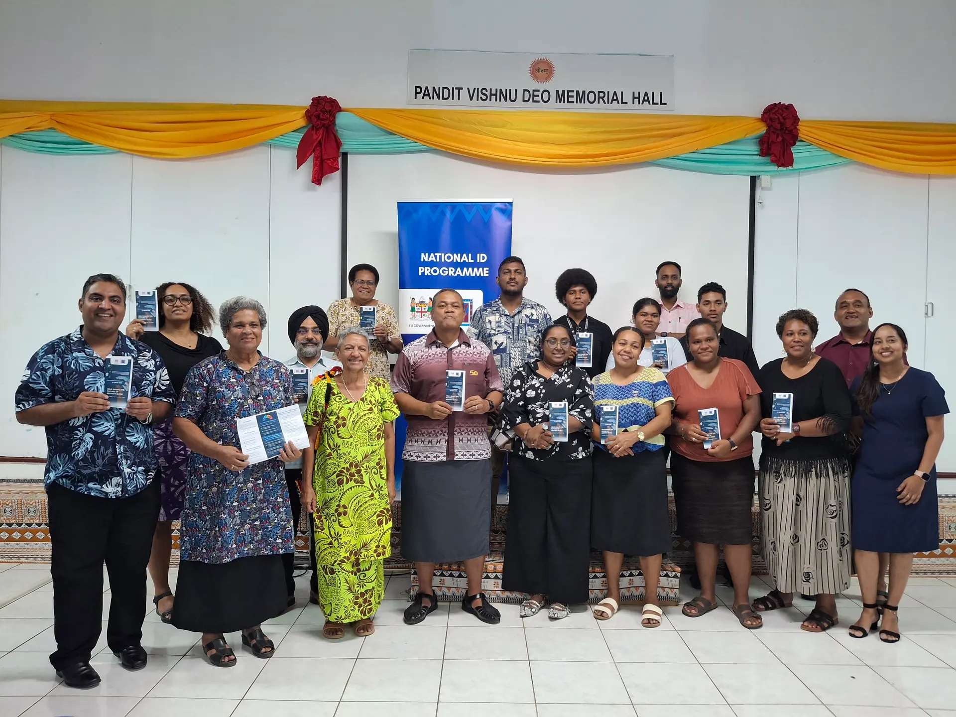Reserve Bank of Fiji (RBF) Deputy Governor Esala Masitabua with presenters and participants in Lautoka.