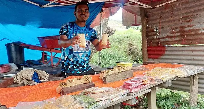 Vimal Singh at his father’s roadside stall along the Viseisei mainroad in Lautoka on December 22, 2022. Photo: Salote Qalubau