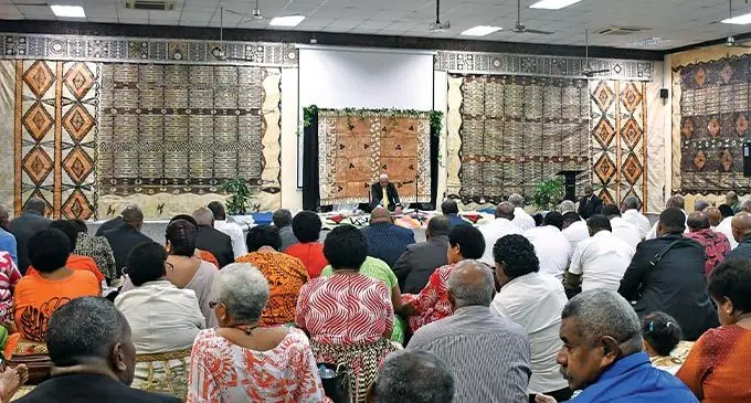 Na iliuliu ni Matanitu o Voreqe Bainimarama ena gauna ni veitalanoa ni oti nona dolava na Bose ni Yasana o Lau ena siga Vukelulu ena macawa sa oti.