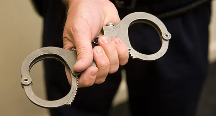 handcuffs-generic