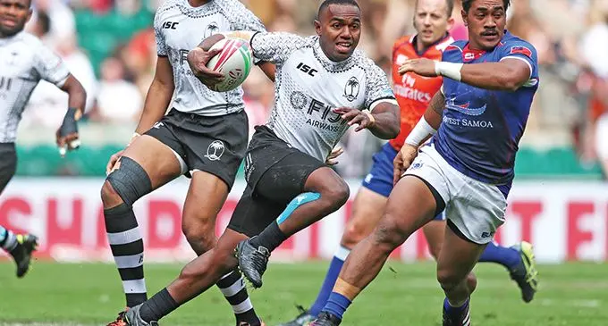 Fiji Airways Fijian 7s playmaker Waisea Nacuqu (with ball) in action against Samoa during the London 7s at Twickenham Stadium on May 26, 2019. Photo: World Rugby