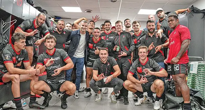 Josua Tuisova dubbed ‘The Bus’ (right) with his Lyon’s team-mates. Tuisova has been playing at second five eight. Photo: Lyon