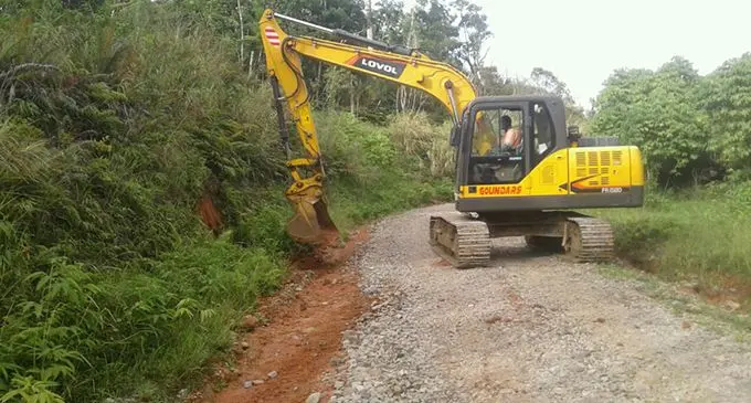 Construction works carried out at Navatusila in the Navosa Province.  Photo: Fiji Roads Authority 