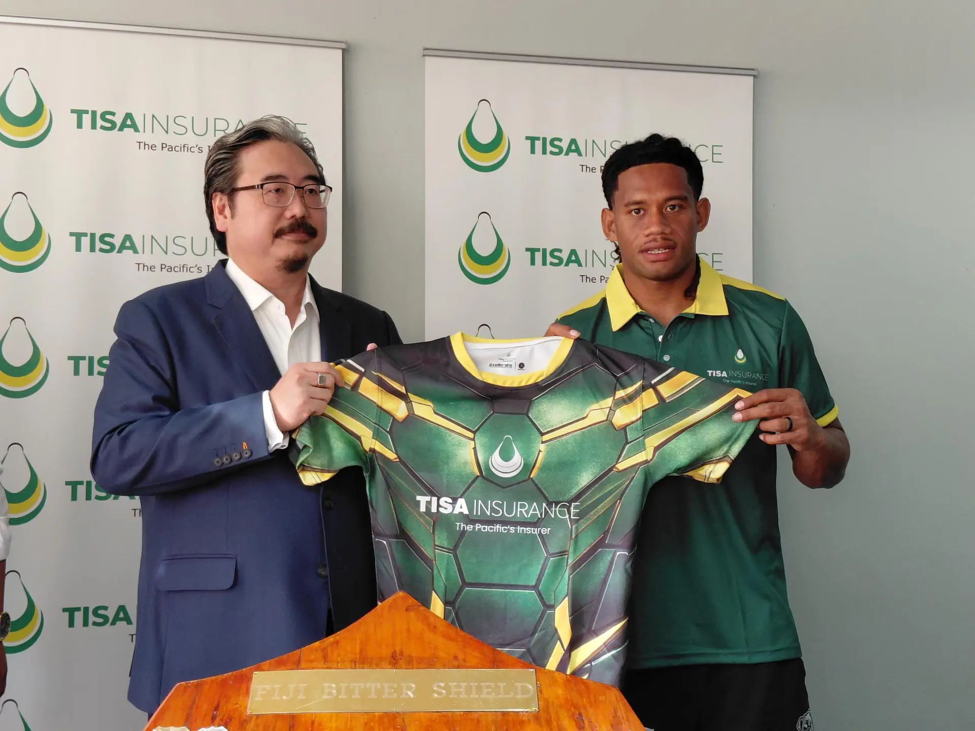 From left: TISA Insurance chief executive officer David Chan and TISA Warriors captain Manueli Maisamoa