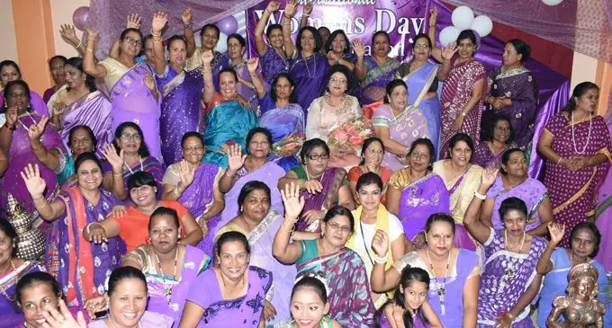 Members of Sanatan Dharam Nari Sabha with Assistant Minister for Women Veena Bhatnagar while celebrating International Women's Day at Samabula Shiv temple hall on March 10, 2018. Photo: Ronald Kumar.