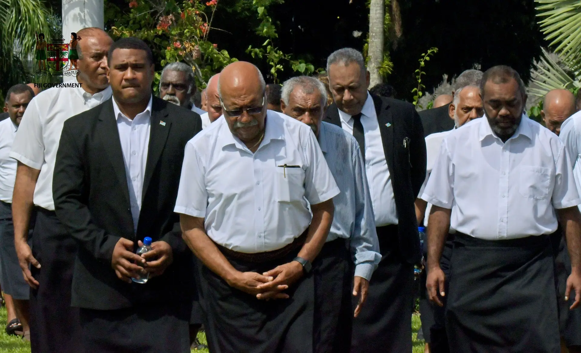 Prime Minister Sitiveni Rabuka lead a full today led a full Government delegation in presenting the traditional reguregu for the late former President, Ratu Epeli Nailatikau, 