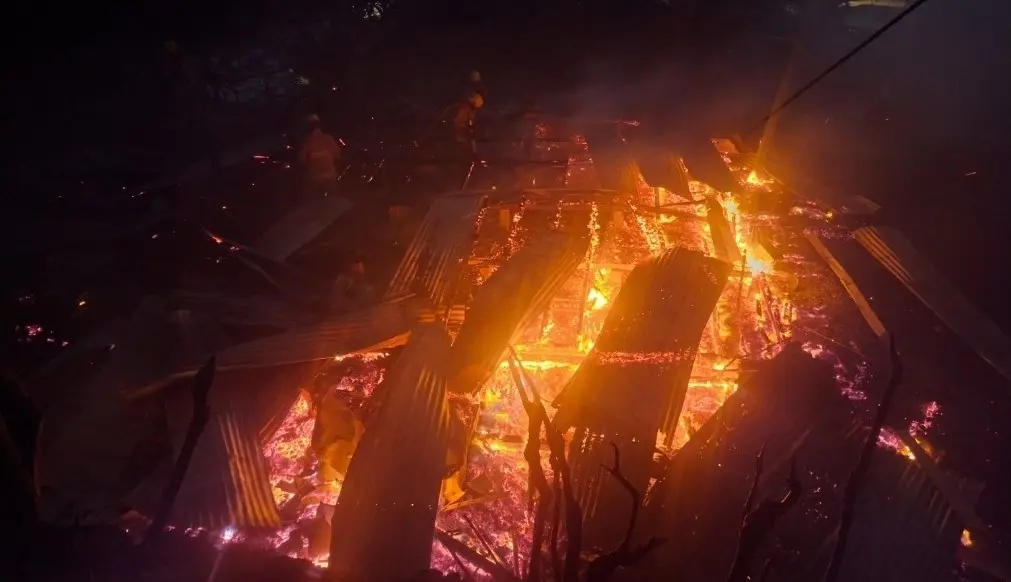 The timber building, measuring about 10 metres by 12 metres, was completely destroyed. Owned by the Nadroga Navosa Provincial Council, the uninsured quarters had been vacant for several years.