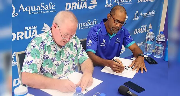 Swire Shipping Fijian Drua chief executive officer Brian Thorburn (left) and Pleass Global senior manager Elia Malo during the official signing of Pleass Global sponsorship at Albert Park, Suva, on April 28, 2022. Photo: Kelera Sovasiga.