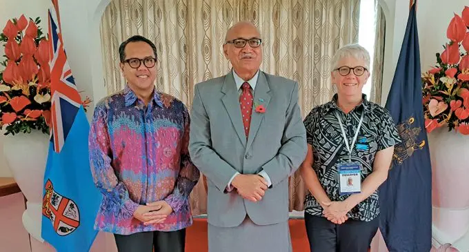 President Major-General (Ret’d) Jioji Konrote (middle), with Multinational Observer Group representatives Indonesian Ambassador to Fiji Benyamin Scott Carnadi (left), and Observer Co-ordinator Alice Cawte.