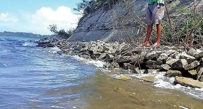 Coastal erosion, sea level rise and sea inundation are all key displace­ment factors of climate change.