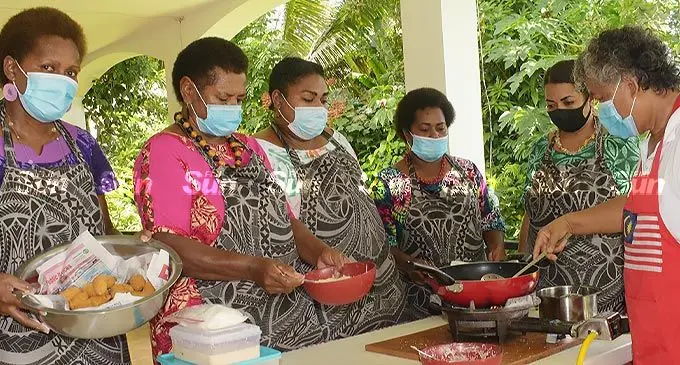 Malaysian High Commissioners Residence Chef, Elder Lambang (right) train the five Yadua Village women, Mereani Vasei, Karalaini Boseyawa, Sioli Bale, Maraia Naitoki and Serah Nabalarua during the food diversification programme on March 10, 2022. Photo: Ronald Kumar.