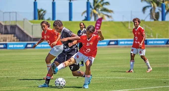 Ba’s Koleta Likuculacula  (middle)  attacks aginst Rewa’s Sekola Waqanidrola (left) and Avisaki Toro (right) during the Digicel Women Super League 2021 match at the ANZ Stadium, Suva on October 31 2021. Photo: Leon Lord