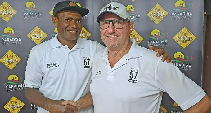Winner Poasa Qiri (left) with club secretary Mark Hinton on November 27, 2022. Photo: Waisea Nasokia