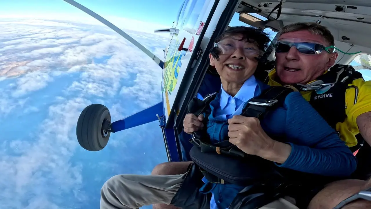 SKYDIVE