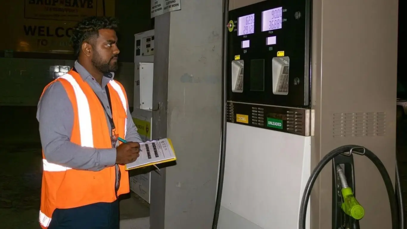Minister keeps final say on fuel prices