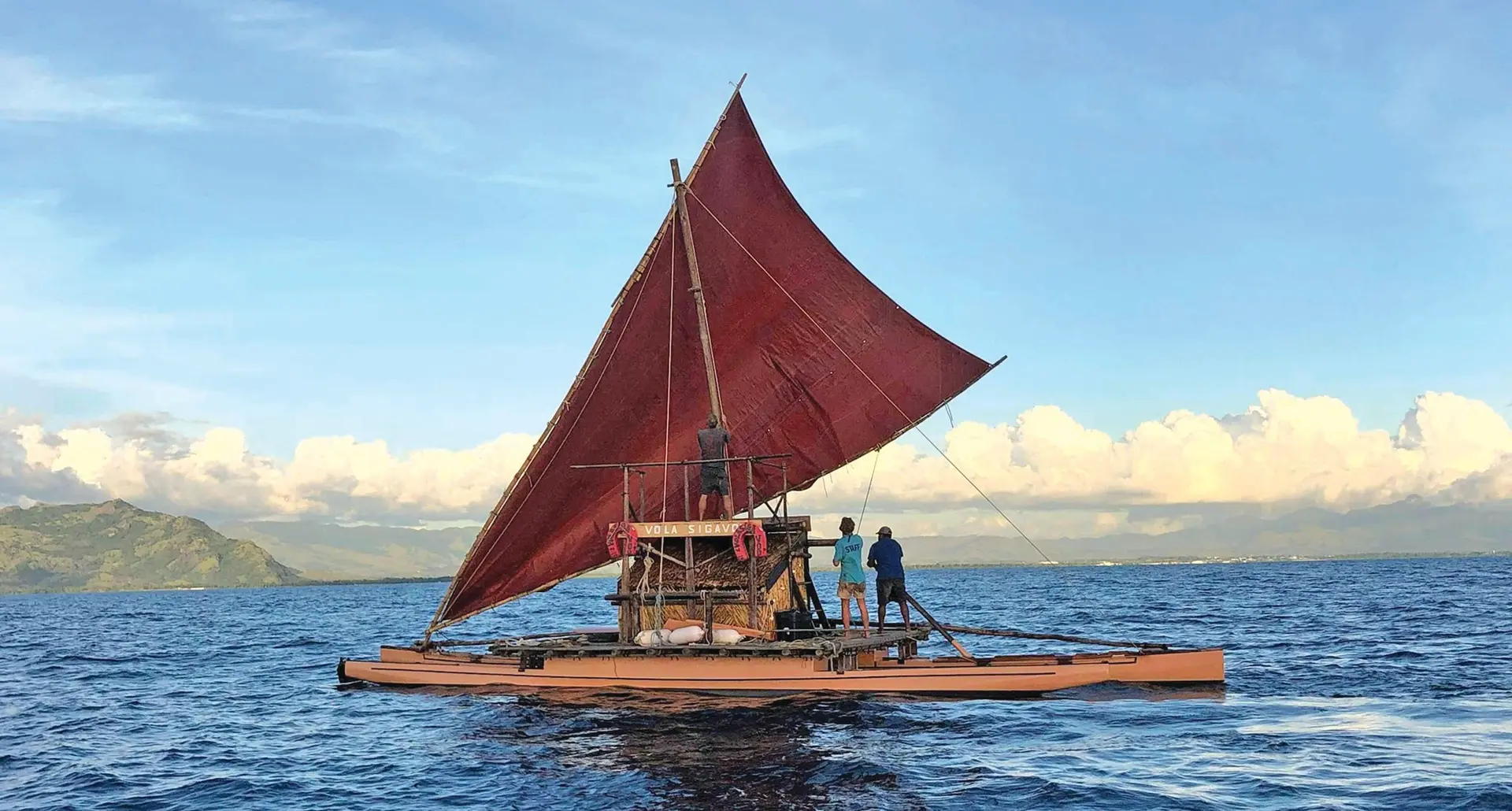 An indigenous Fijian Drua, I Volasigavou. 
