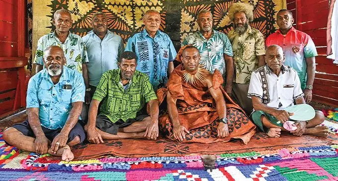 E taba toka i cake ko Ratu Jone Rodonumaivanua kei ira na turaga mai Nadakuni, Waimaro, Naitasiri. Vei taba: See saw Production