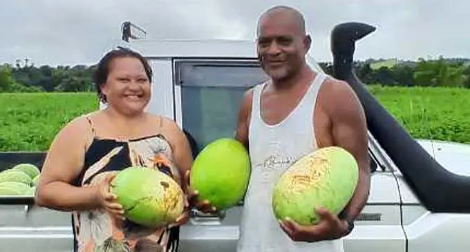 Ko Kavaia Nayacarogo kei na nona lewe ni vale, ena qele e ratou lisitaka tiko mai ena koro o Natua mai Seaqaqa.