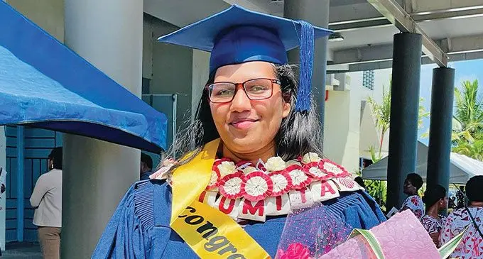 Ko Alumita Nawanitu ni oti mai na nona tauri vola mai na Fiji National University, e na ika 10 ni Tiseba, 2024.