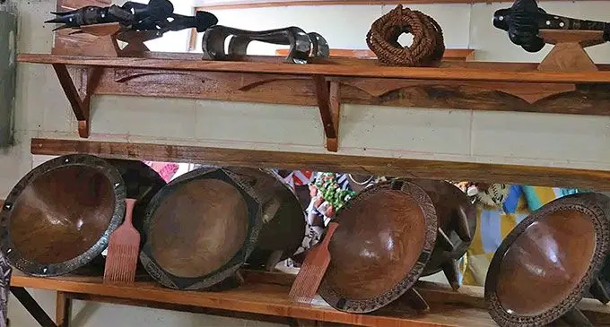 Na cakacaka ni liga e ra a mai vakaraitaki na lewe ni ono na yavusa mai na tikina ko Kabara, Lau.