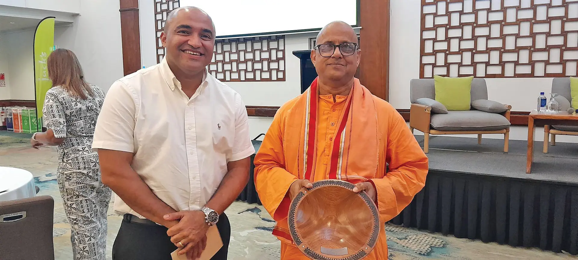 Jack’s of Fiji chief executive officer Bhavin Khatri (left) with Swami Bhadreshanand. Photo: Waisea Nasokia