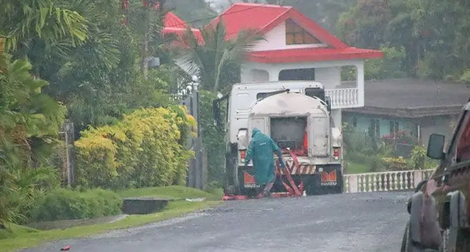 The water crisis often disrupts daily life, even when water carts arrive late or fail to meet the needs. Photo: Beranadeta Nagatalevu 