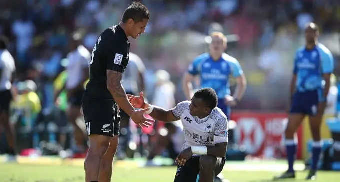 Fiji Airways Fijian 7s rep Seremaia Tuwai congratulates New Zealand’s Trael Joass after the Cup semi-final at the Sydney 7s on February 3, 2019. Photo: World Rugby