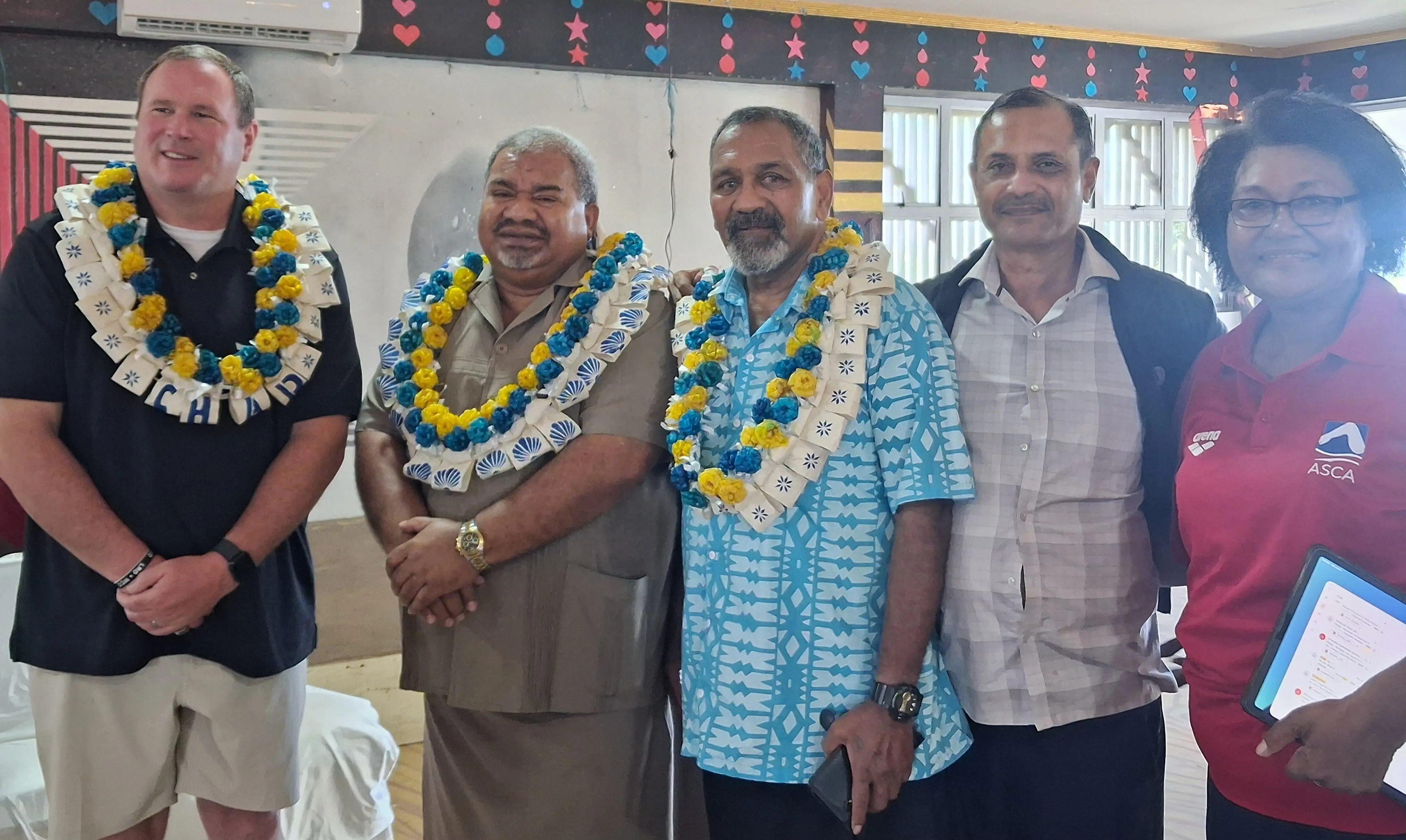 Minister backs proposed swimming academy