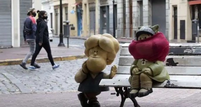 Home-made face masks are seen placed on busts and statues in public places in Buenos Aires, capital of Argentina, on April 13, 2020.(Xinhua/Martin Zabala)