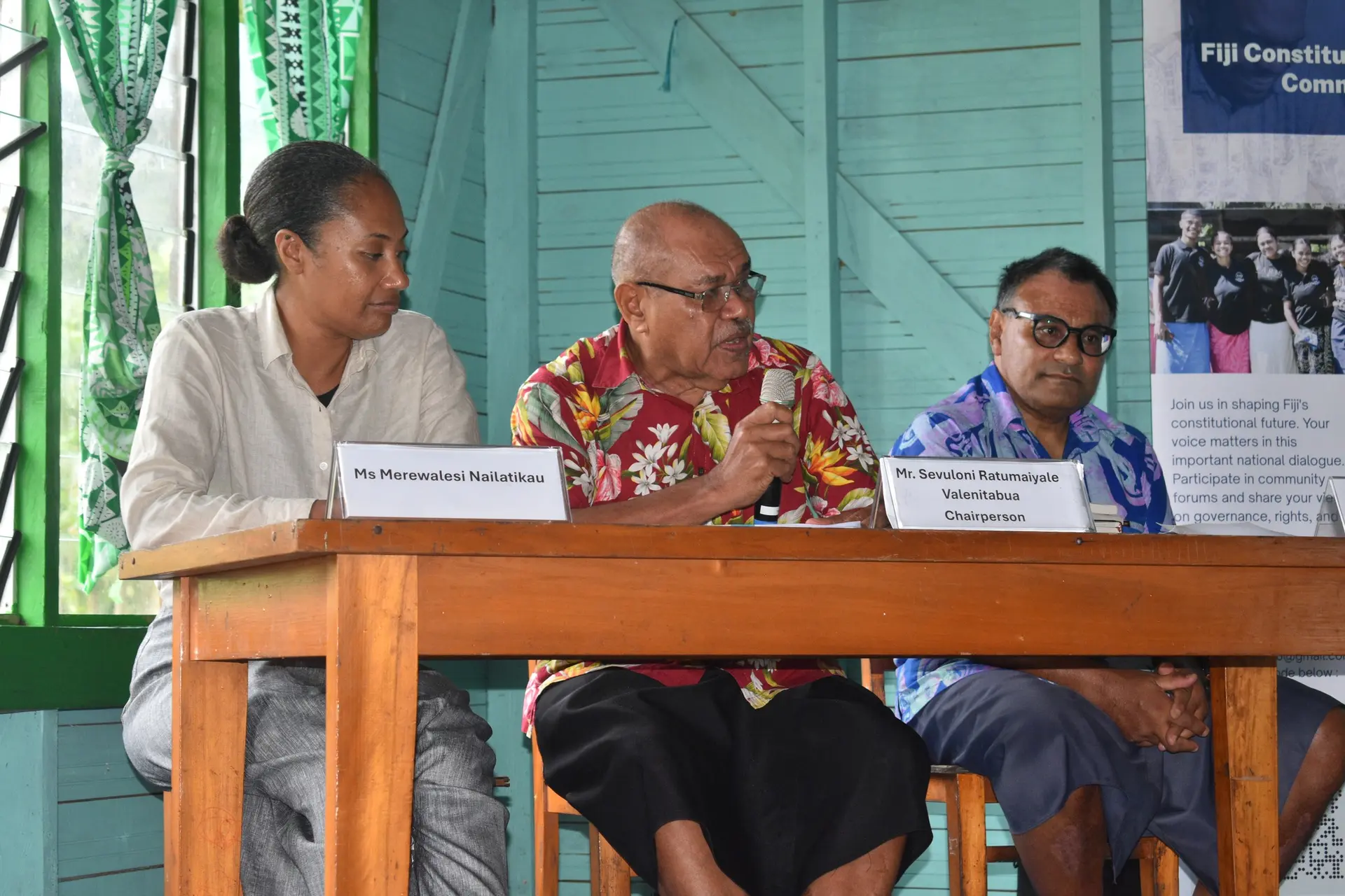 Constitutional Review Commission chairperson Sevuloni Valenitabua (middle) during the CRC consultations in Fulaga, Lau.