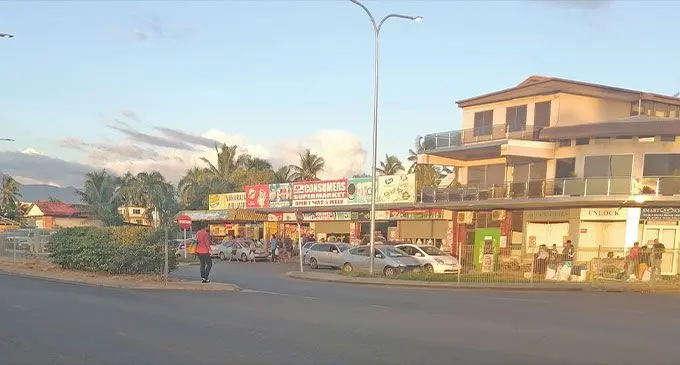 Residents living along the Queens Highway stretch from Martintar, Namaka to the Nadi International Airport have raised concern against bougainvillea plants planted as lane dividers. Photo: Mereleki Nai