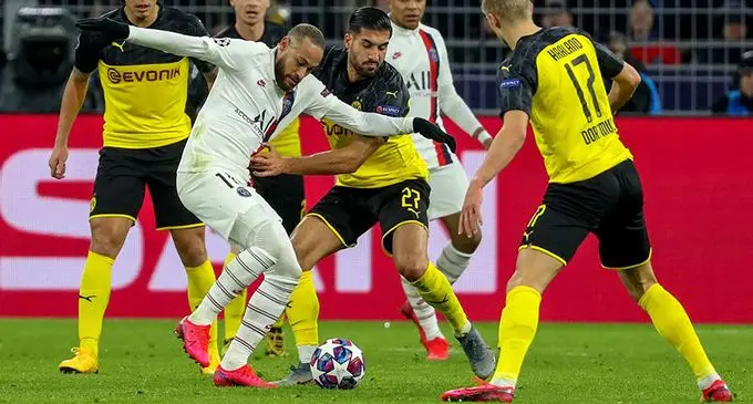 Neymar Jr (3rd L) of Paris Saint-Germain vies with Emre Can (3rd R) of Dortmund during a UEFA Champions League match in Dortmund, Germany, on Feb. 18, 2020. (Xinhua/Joachim Bywaletz)