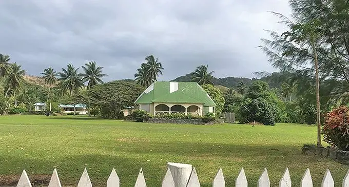 Na itikotiko ni Turaga na Tui Lau mai na koro ko Lomaloma, mai Vanuabalavu. Veitaba: Laiseana Nasiga