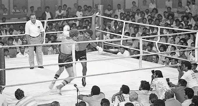Sakaraia Ve goes for the kill in one of fights in Suva on June 30, 1984