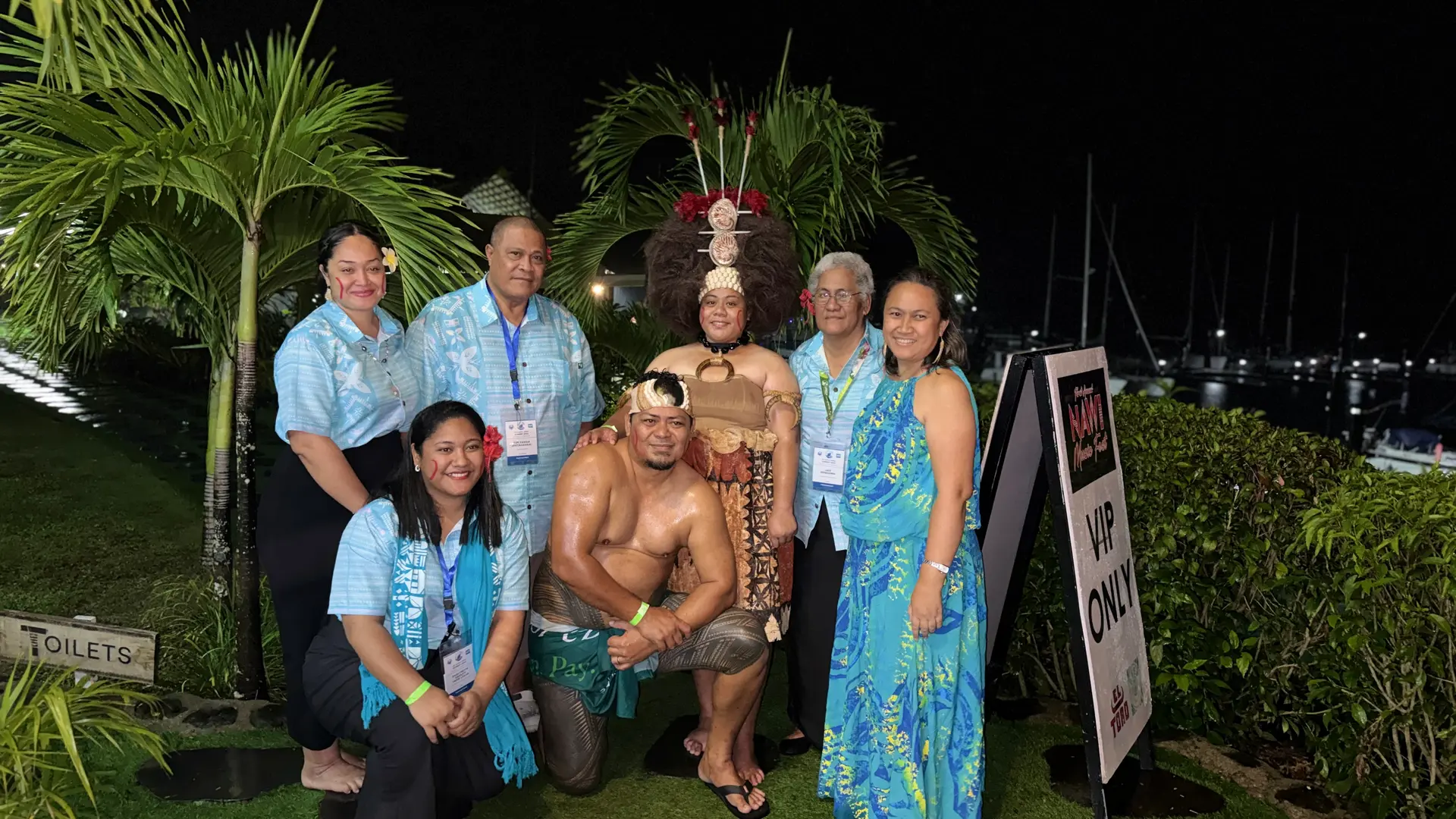JAWS President Lagi Keresoma (second from right) with other journalists at the PINA media dinner on Nawi Island, Savusavu on September 25, 2026.