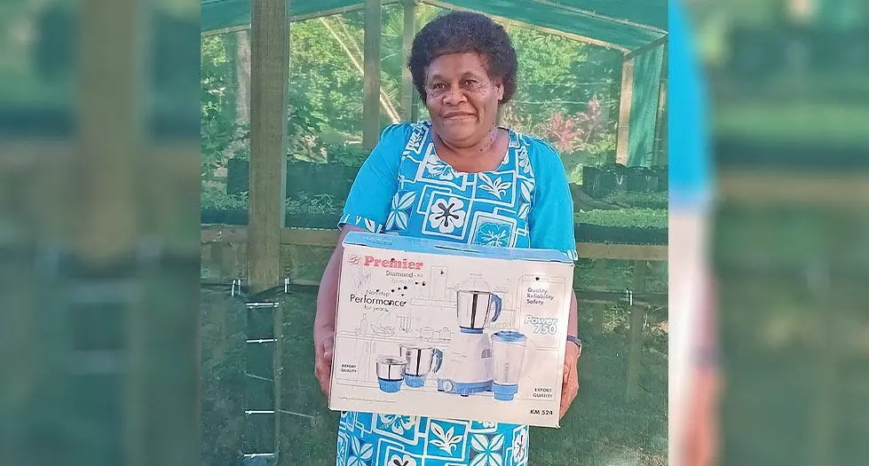 Ko Vilisi Marama na peresitedi ni marama vakacegu mai Naqarani, Noco, Rewa e ciqoma tiko na veivuke ka solia vakailoloma na Adventist Development Relief Agency (ADRA). 