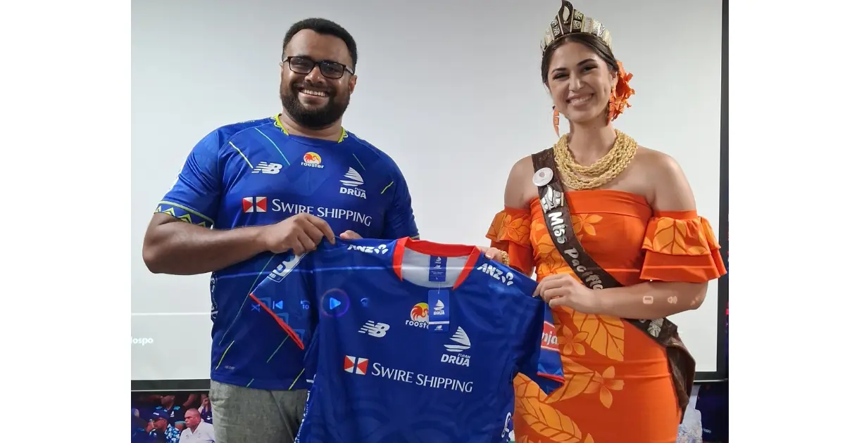 Beauty queen to carry match ball