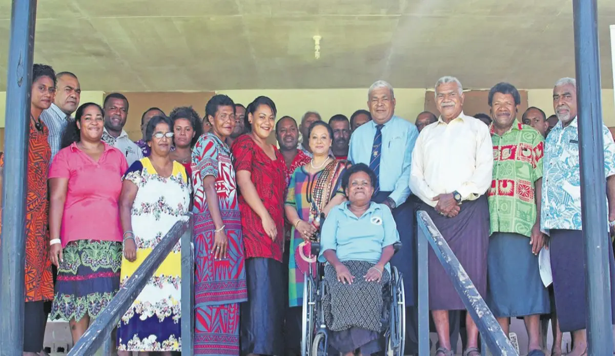 Nai Vukevuke ni Vunivola Tudei ni Tabacakacaka iTaukei o Saimoni Waibuta (imatai ni yatu, ka va mai na matau) kei ira na lewe ni vuli mai na koro o Burebasaga, Rewa. Veitaba: Tabacakacaka iTaukei